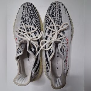 Adidas Yeezy Boost 350 V2 Black and White Sneakers. Sz. 11.5